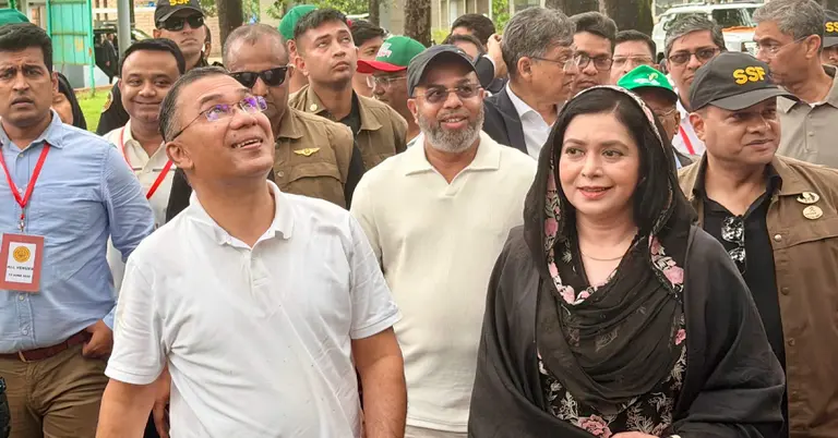ডুলাহাজারার সাফারি পার্কে প্রধানমন্ত্রী